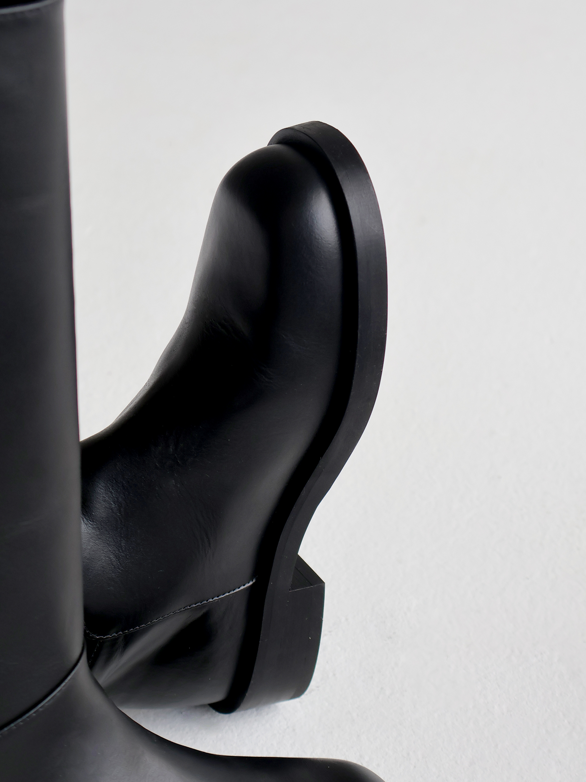 Ludo Black Boot