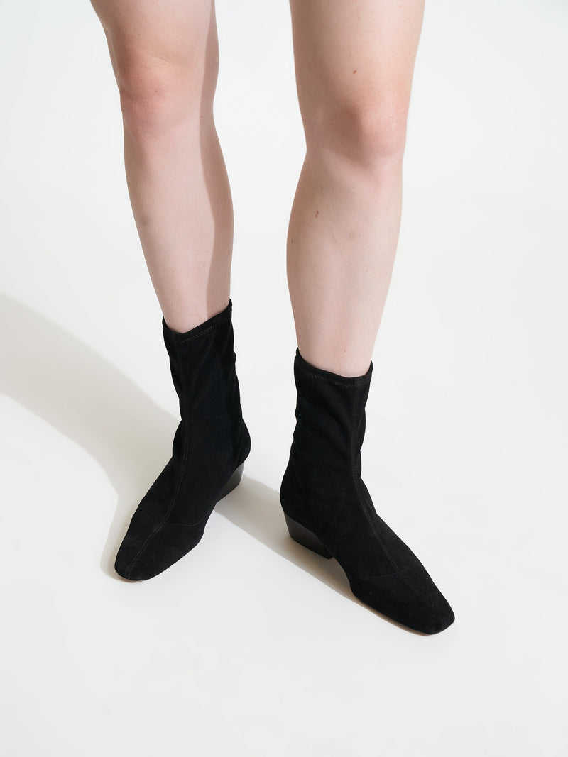 Capelo Black Boot