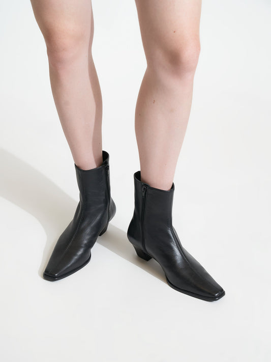 Melilla Black Boot