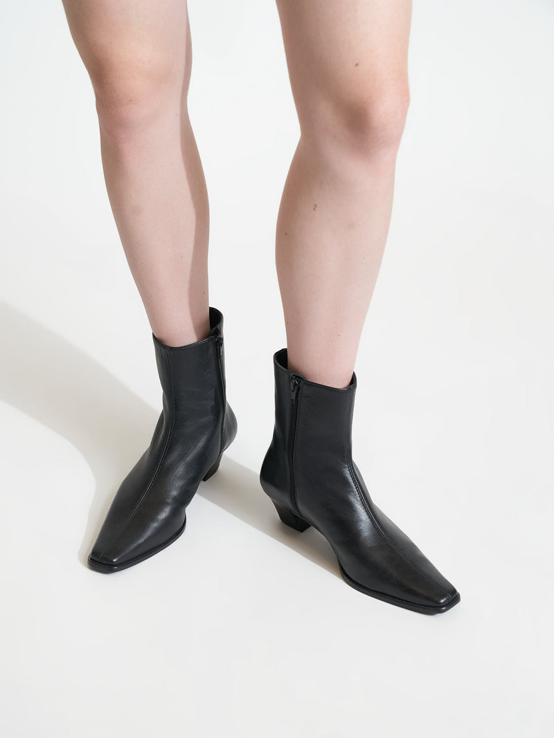 Melilla Black Boot