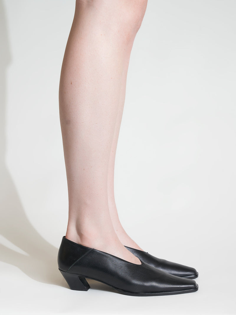 Soria Black Heel