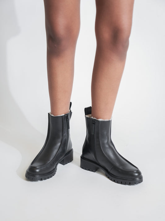 Vigo Black Lined Boot