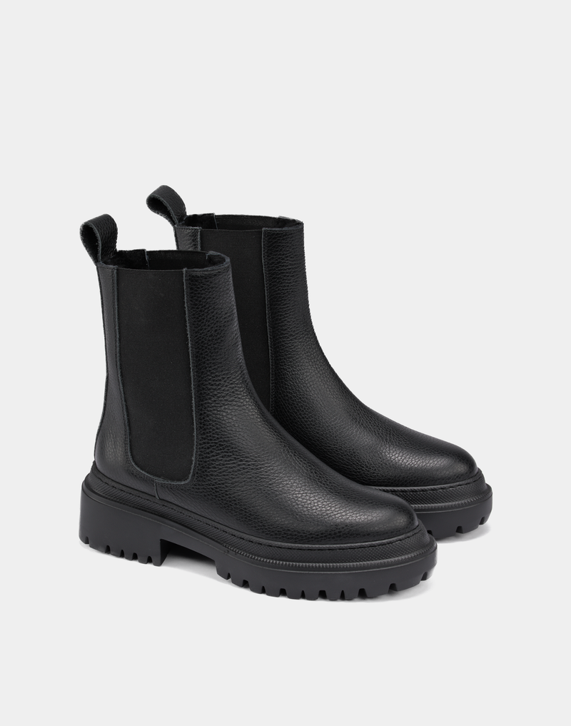 Black chelsea winter boot