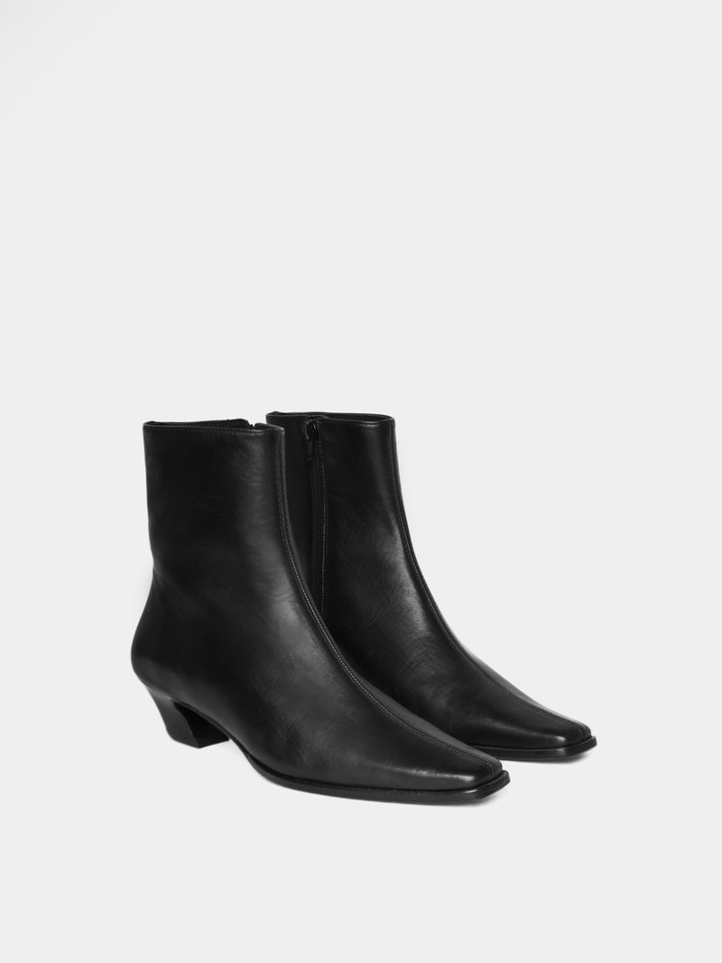 Melilla Black Boot