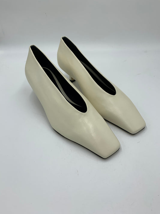 Imperfect Mariana Cream