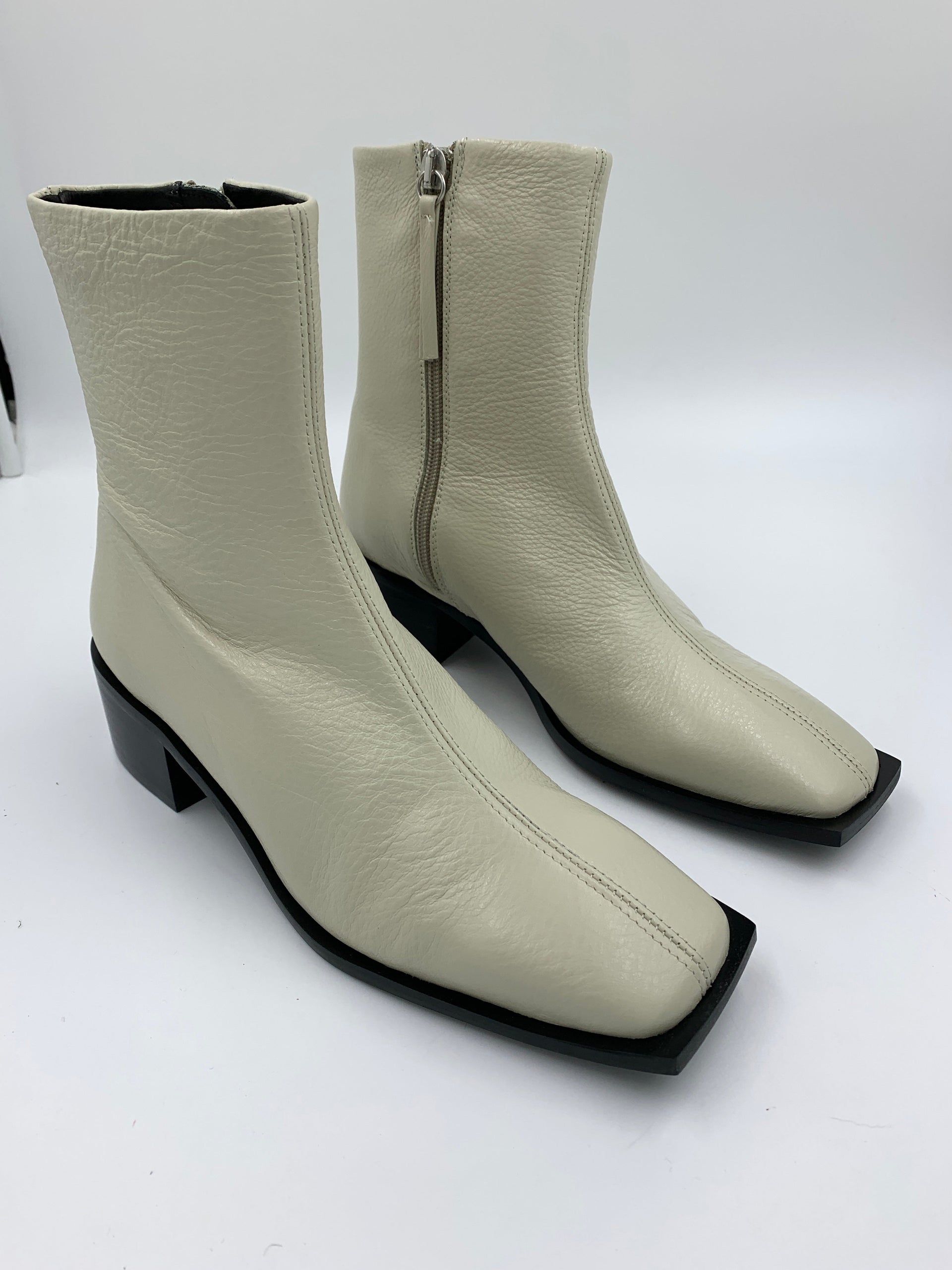 Imperfect Palma Oyster Boot 36