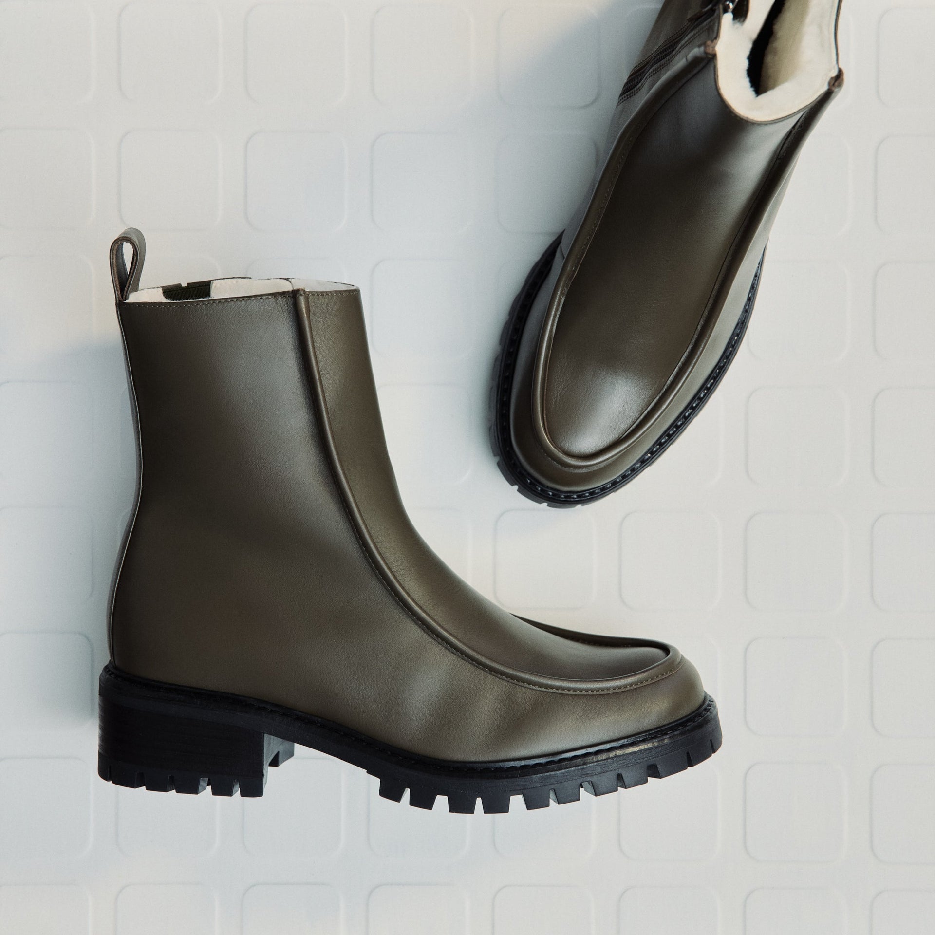 Vigo Olive Lined Boot