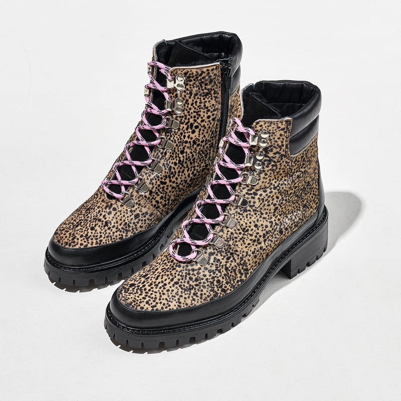 Laces Bubblegum on leopard boots