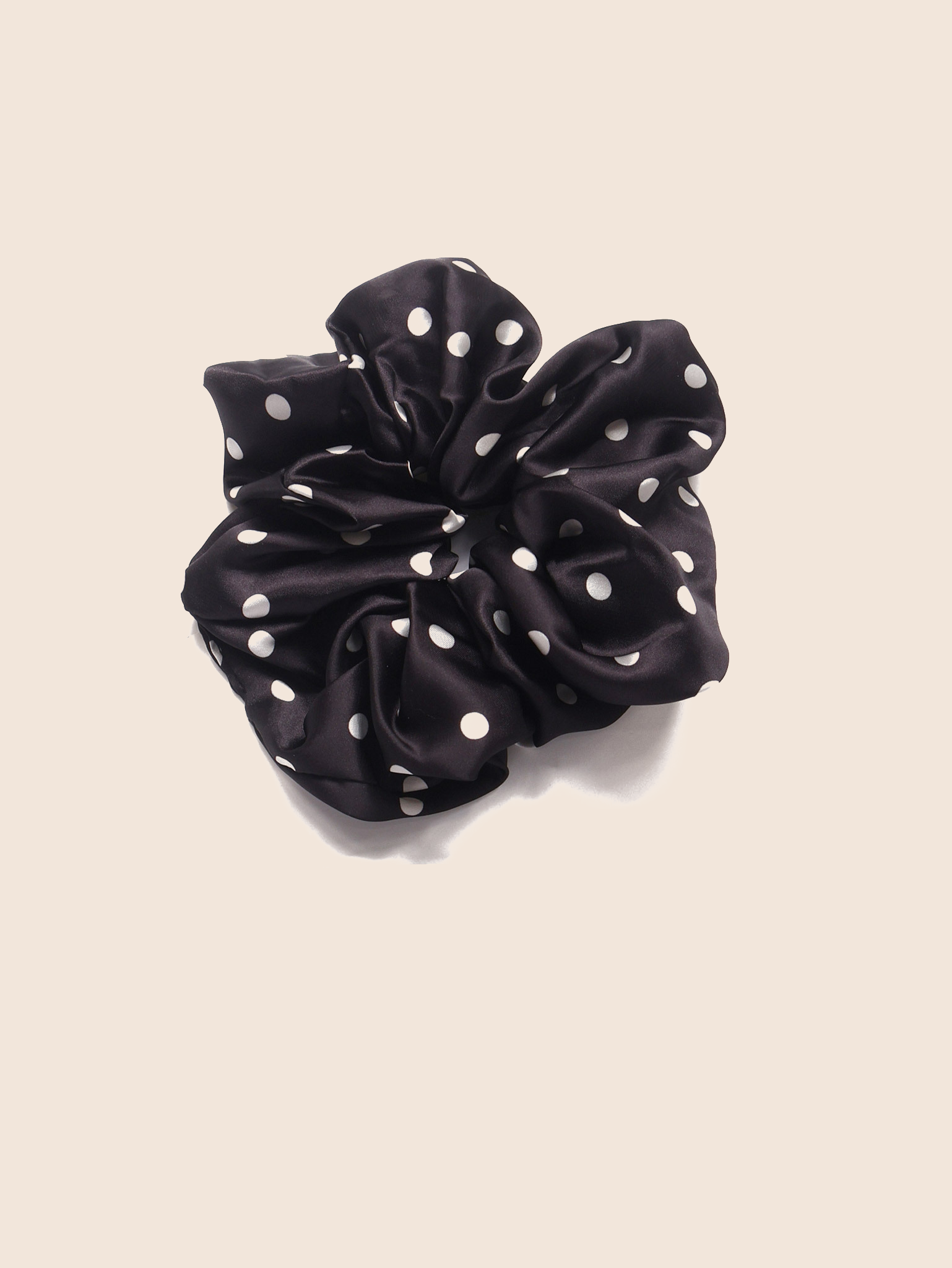 Scrunchie Dots Black