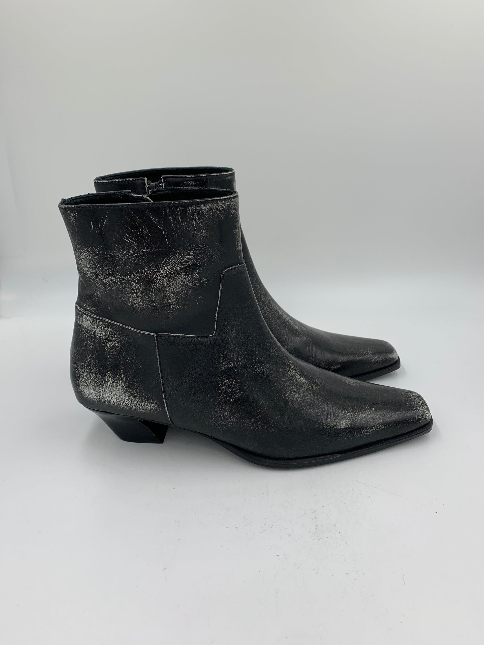 Sample Lucena Black 37