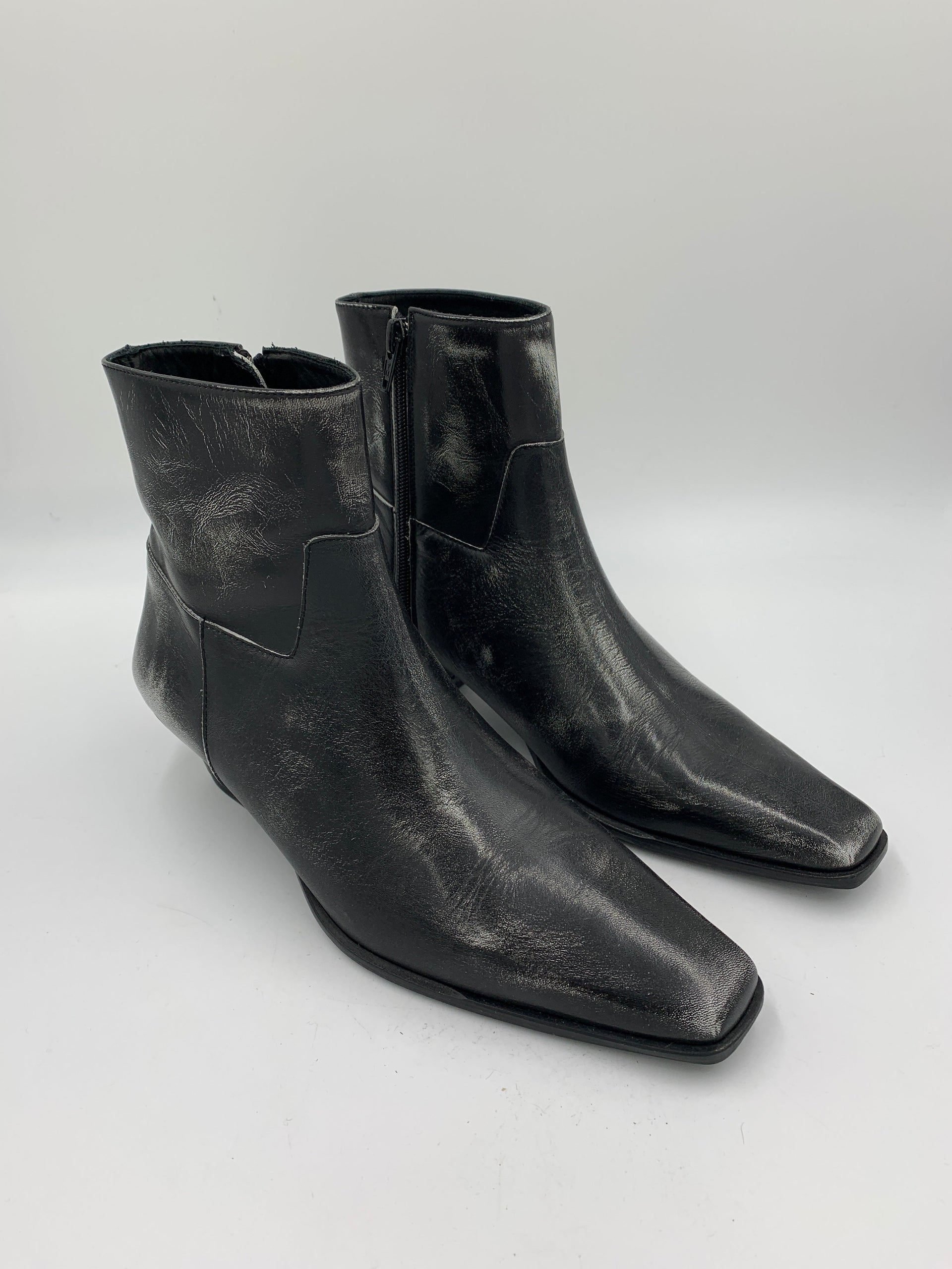 Sample Lucena Black 37