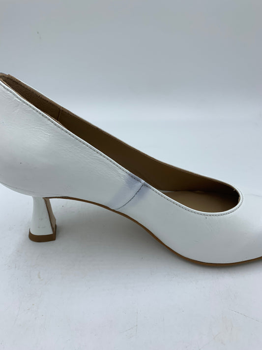 Sample Navia White 38